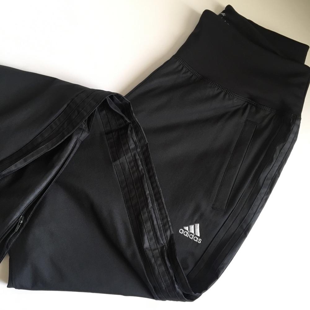 🆕Women’s Adidas Lightweight Track Pant